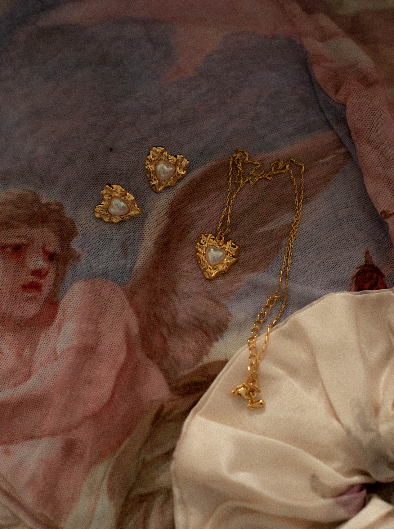 Molten Heart Thin Chain Necklace