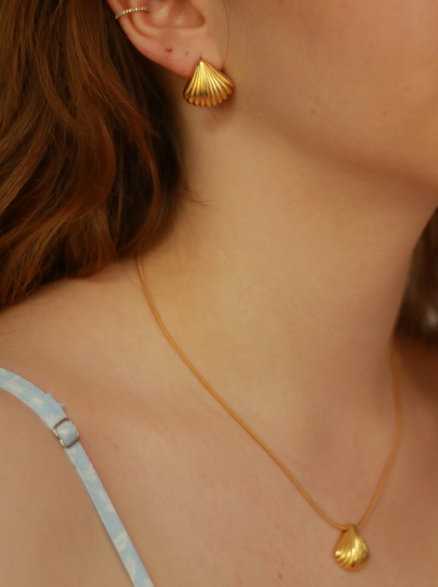 Scallop Earrings Gold