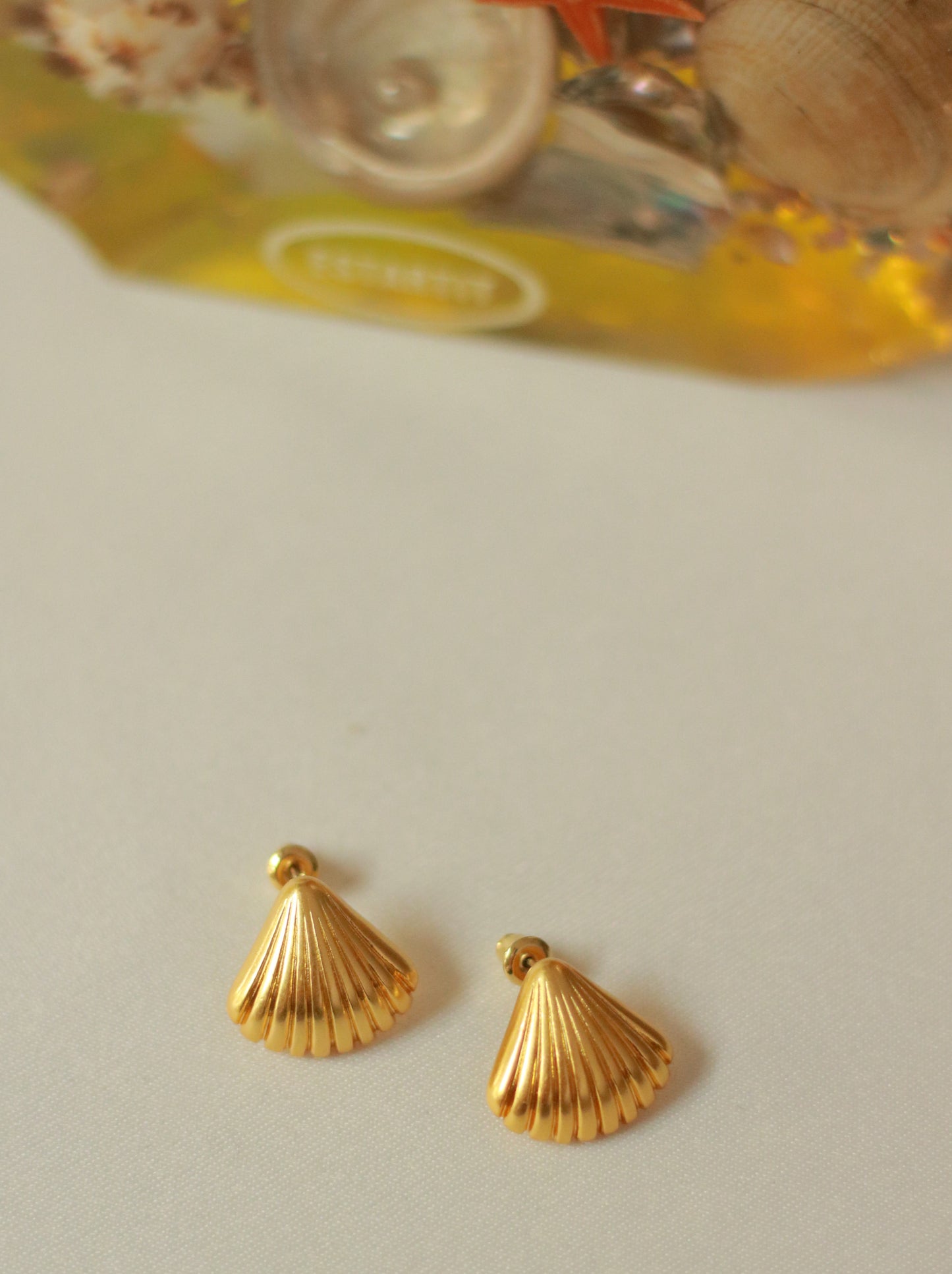 Scallop Earrings Gold